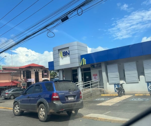 Banco Nacional sucursal Parrita – cajero automático cerca de Vivirí