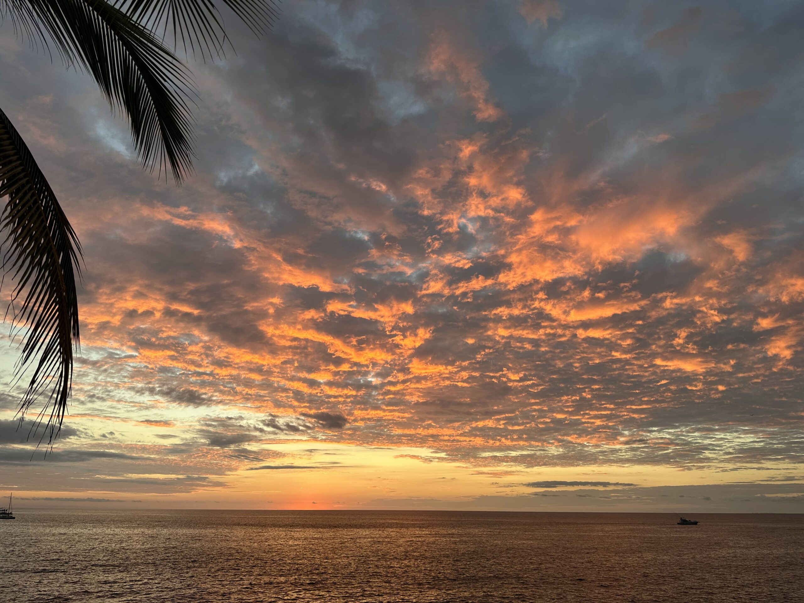 Golden hour sunset over the Pacific Ocean in Costa Rica